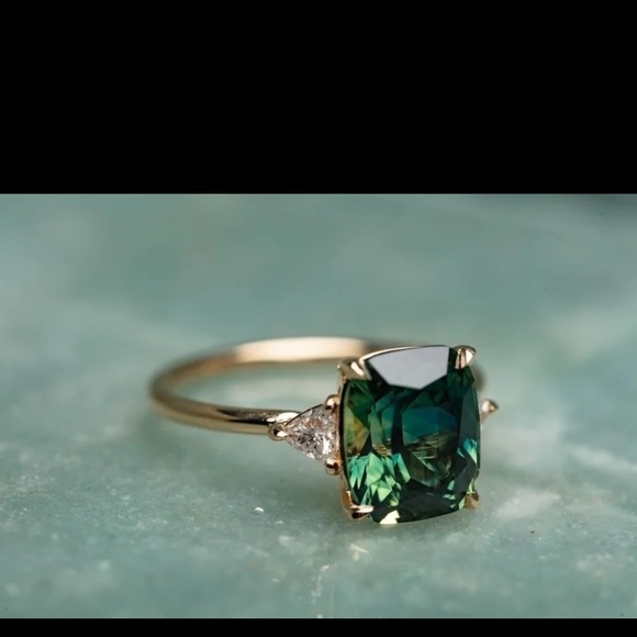 Jewelry - Sparkling Square Emerald Ring for Women in Luxury Gold Color Green Zircon Ring
